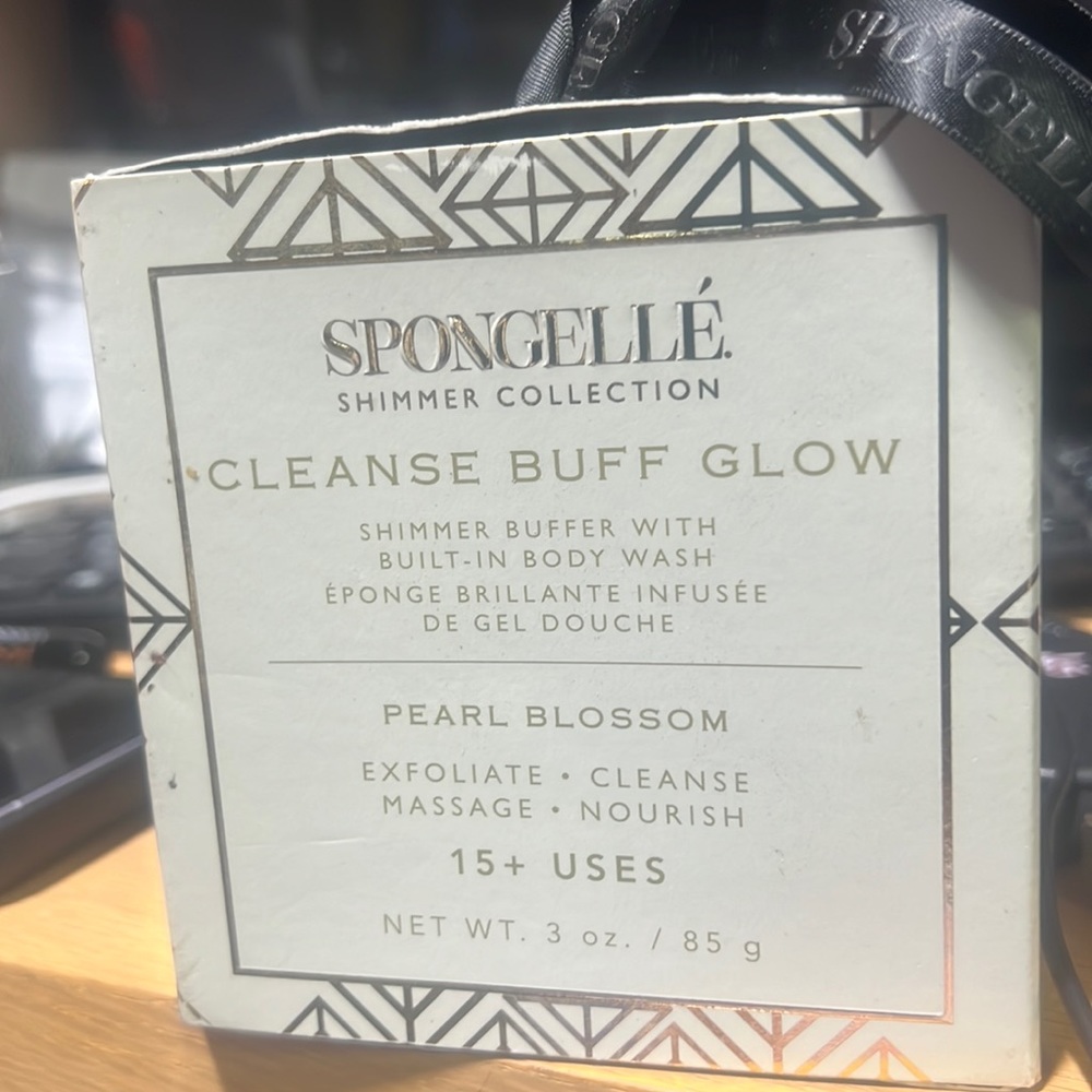 NIB Spongelle Shimmer Collection Cleanse Buff Glow in Pearl Blossom.